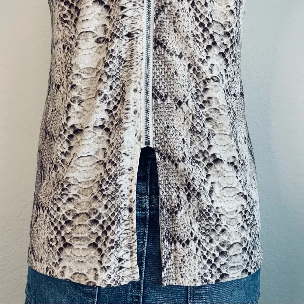 Barr lll Snake Phyton Keyhole Tank